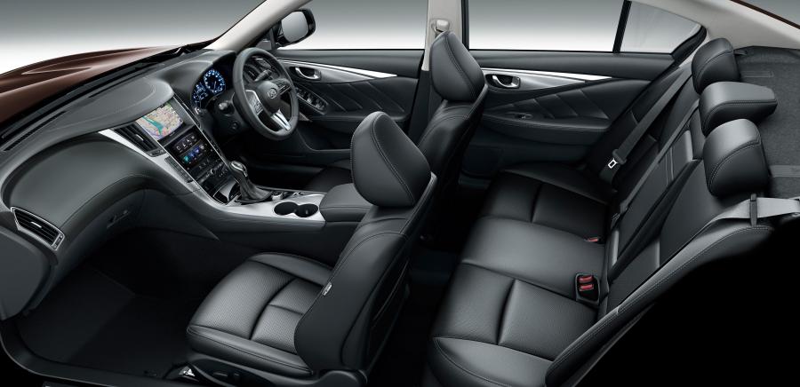 Интерьер Nissan Skyline Hybrid (V37) 2017 года  (фото 3 из 15)
